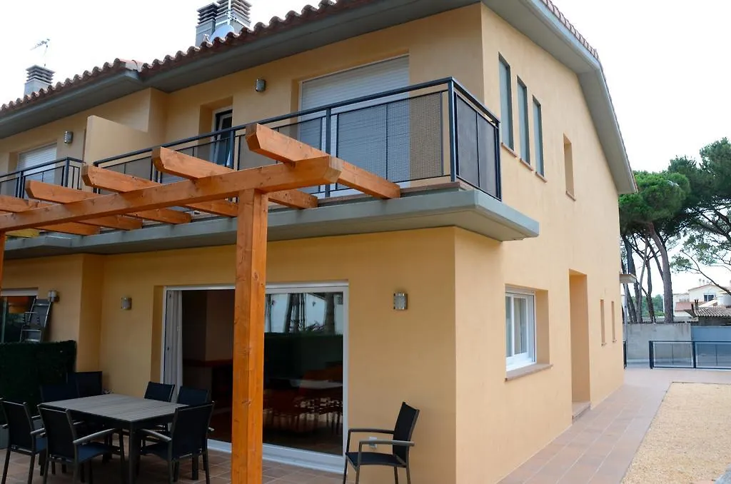 Miquel Angel Villa L'Escala 0*,